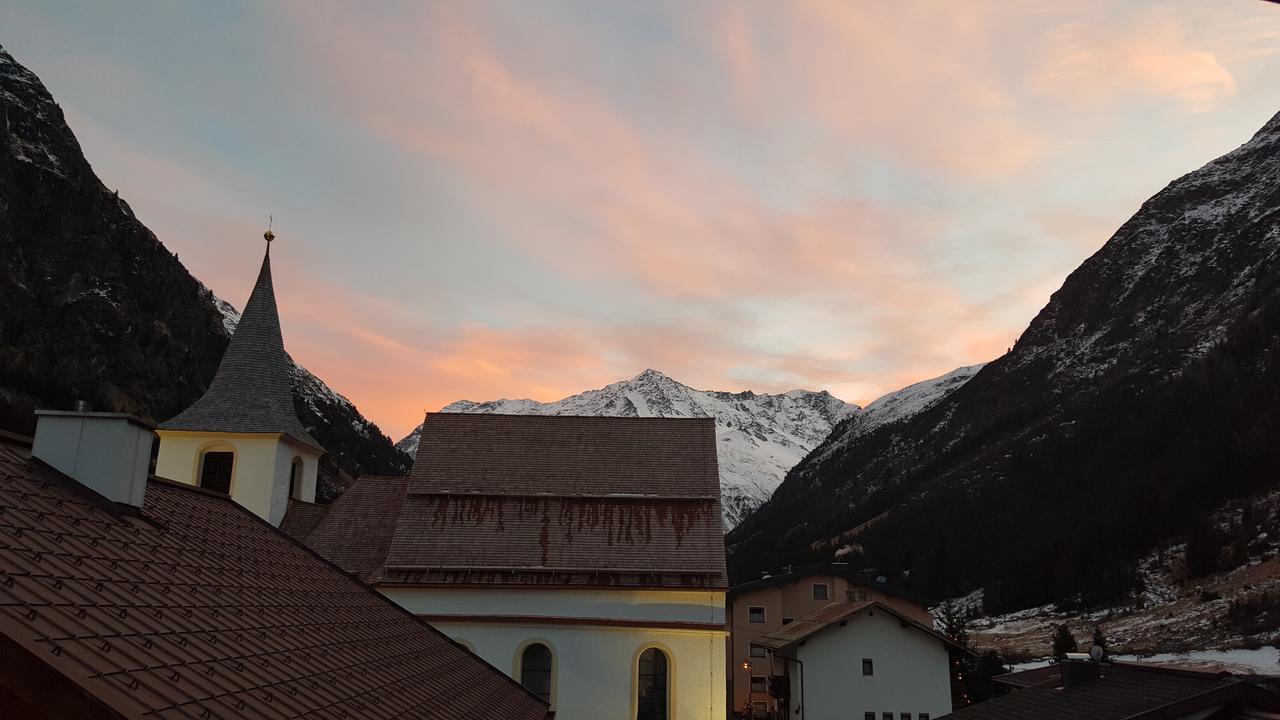 Gasthof Pension Santeler Sankt Leonhard im Pitztal Eksteriør bilde